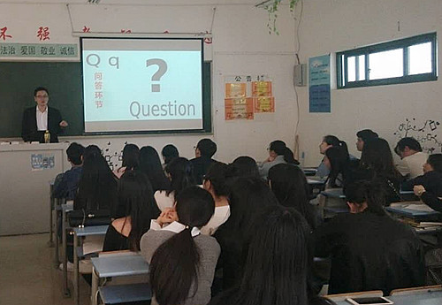 企业代表与学生互动